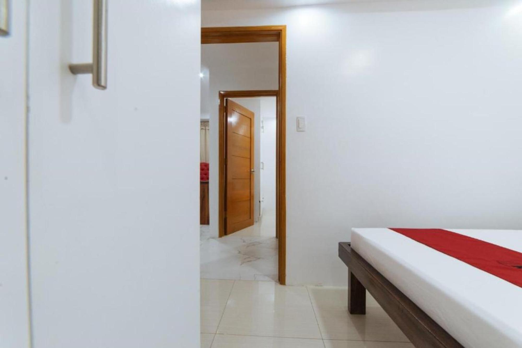 เรดดอร์ซ แอต ดีบิลเดอร์ส รูมส์ บังกัล มากาตี Hotel Makati City ภายนอก รูปภาพ