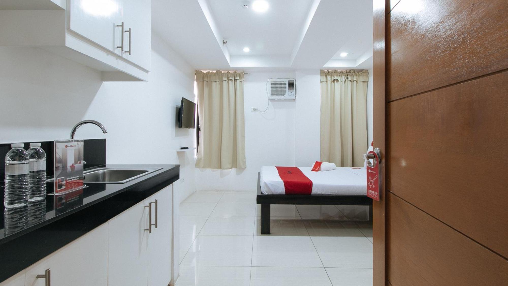 เรดดอร์ซ แอต ดีบิลเดอร์ส รูมส์ บังกัล มากาตี Hotel Makati City ภายนอก รูปภาพ